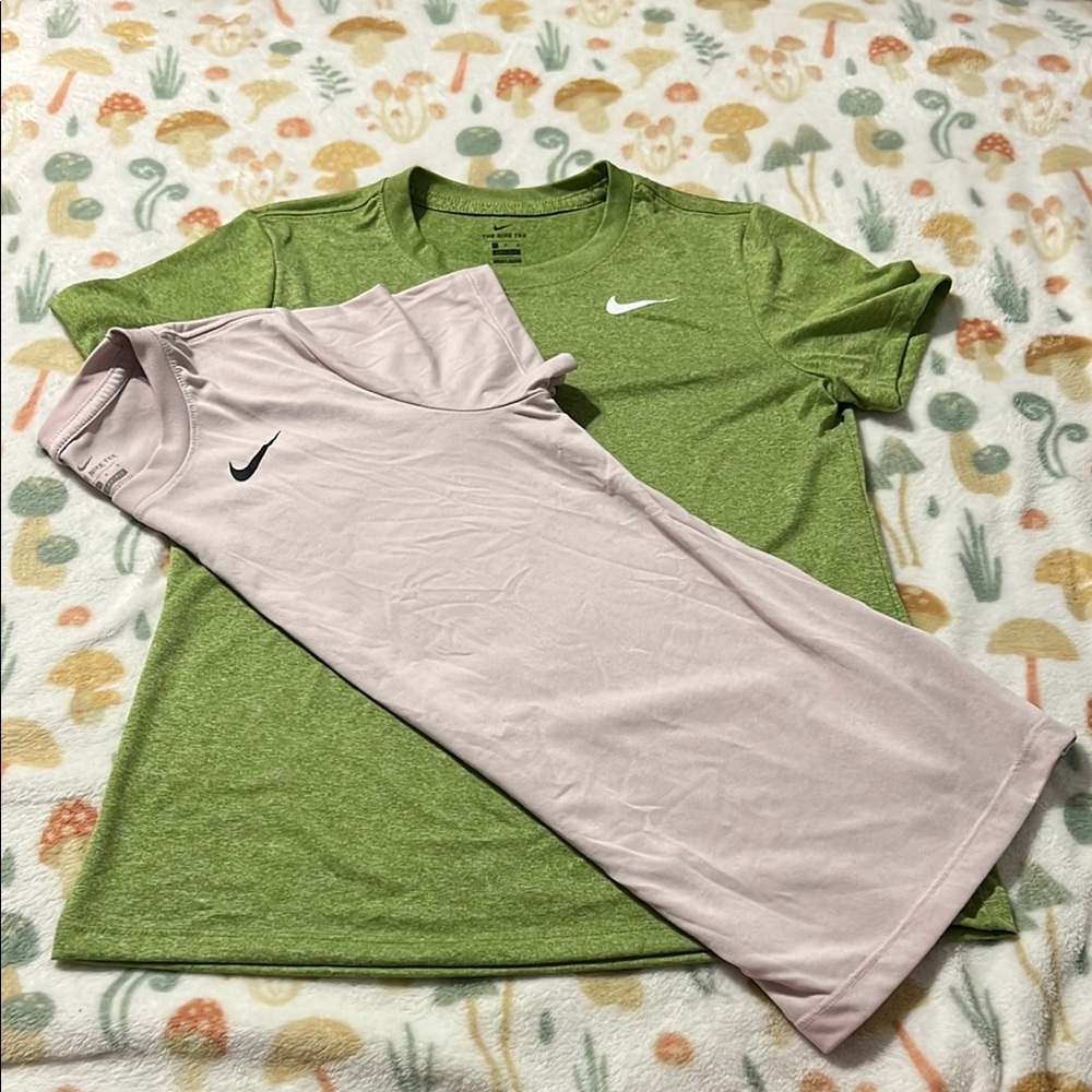 Lot of 2 Nike dri-fit tee shirts medium large sports activewear lightweight cool